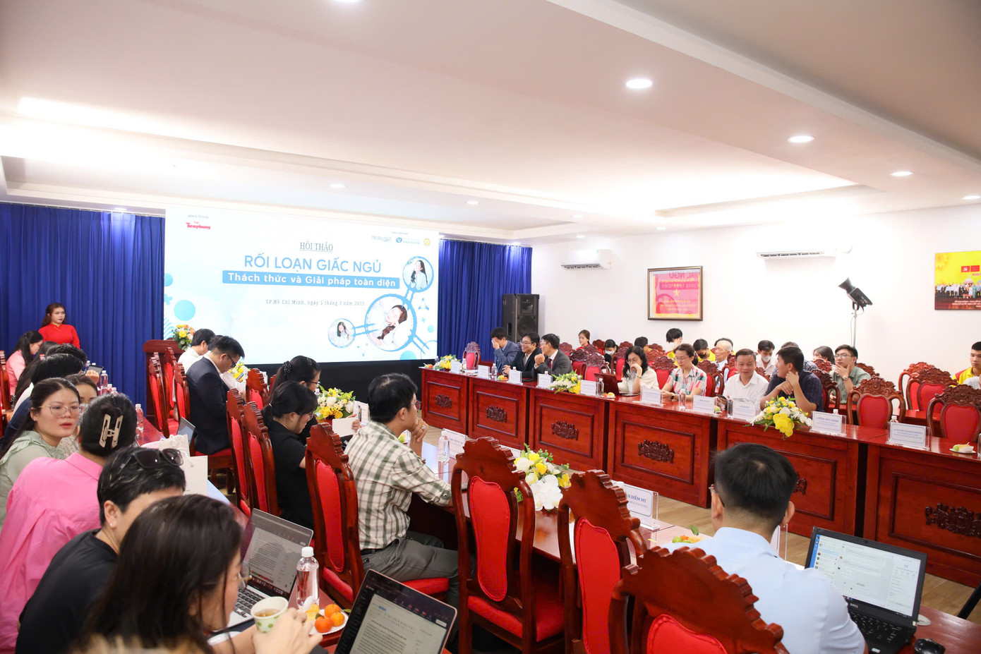 Quang cảnh toàn diện của buổi hội thảo. Quang cảnh toàn diện của buổi hội thảo.