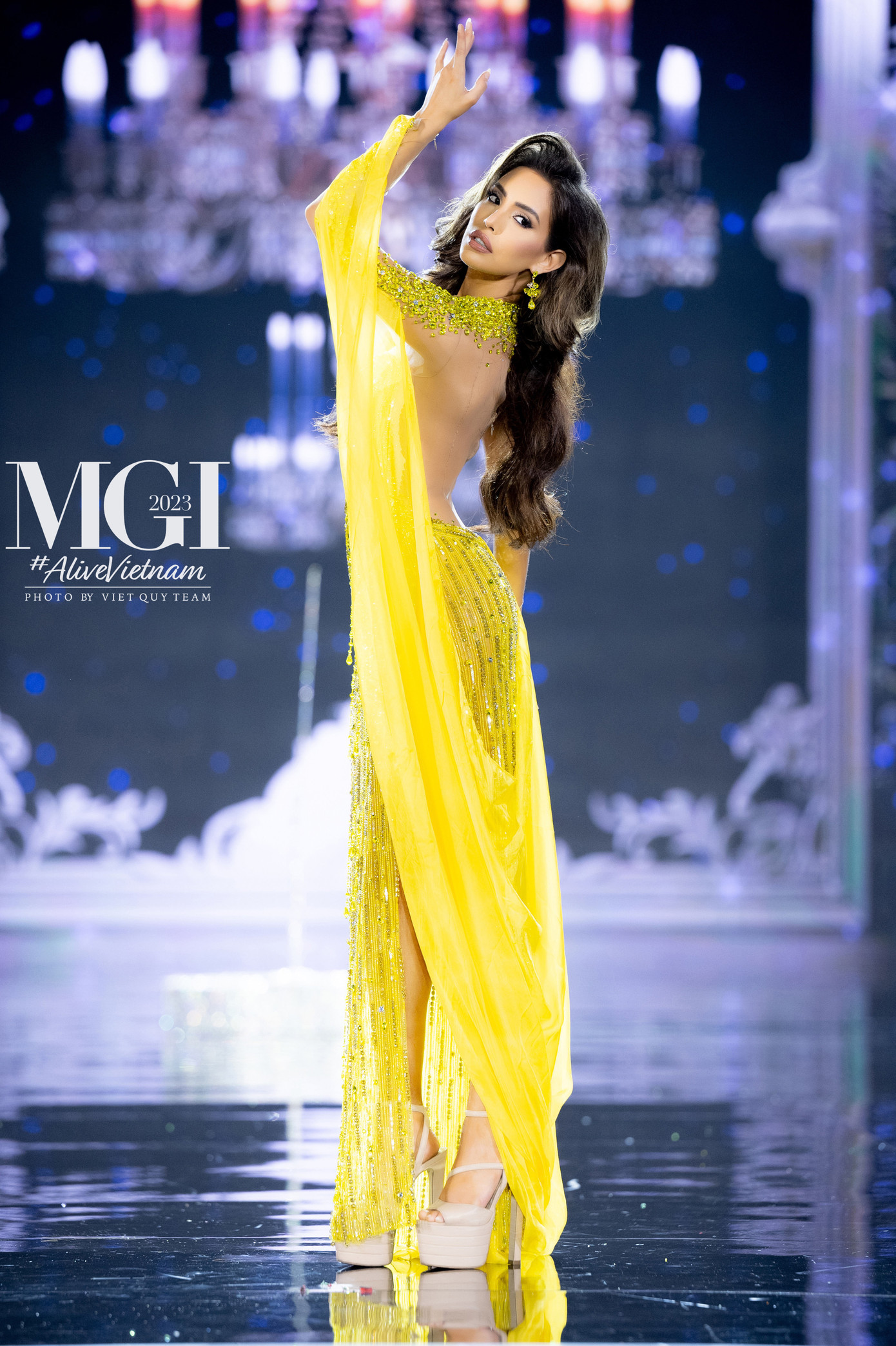 Đại diện Honduras và Paraguay trên sân khấu đêm bán kết Miss Grand International 2023. Đại diện Honduras và Paraguay trên sân khấu đêm bán kết Miss Grand International 2023.