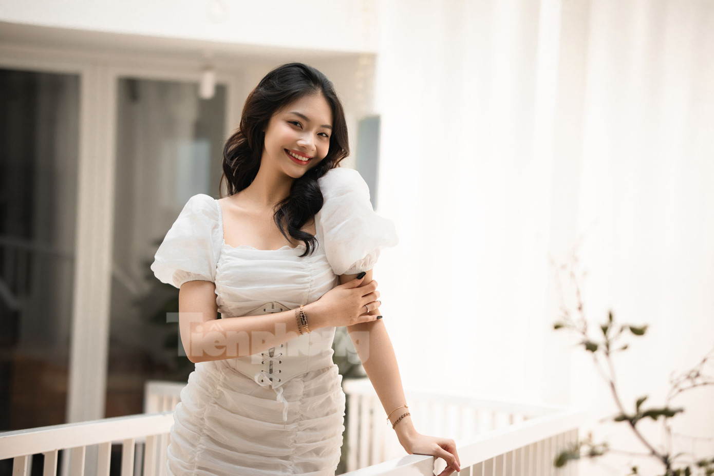 Thanh Trâm cho biết ban đầu cô bối rối khi nhận vai tiểu tam. Tính cách của cô ngoài đời trái ngược nhân vật cao tay, tráo trở trên phim nên ban đầu khó để thích nghi.