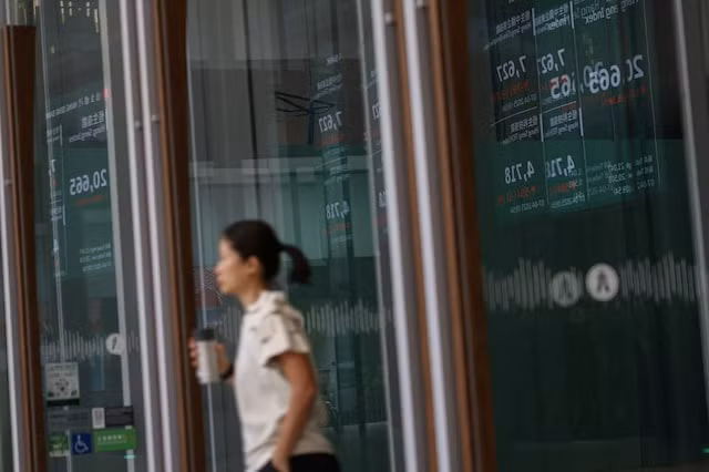 Thị trường chứng khoán biến động.