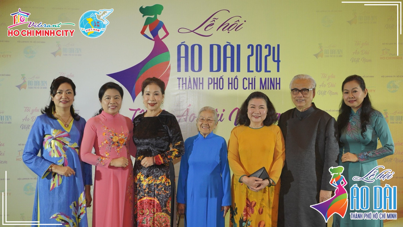 Lễ hội áo dài TPHCM lần thứ 10 với chủ đề Tôi yêu áo dài Việt Nam do Sở Du lịch TPHCM phối hợp Hội liên hiệp phụ nữ Việt Nam TPHCM tổ chức diễn ra từ 7-17/3. Chương trình nhằm tôn vinh, lan tỏa và phổ biến áo dài đến đông đảo người dân Việt Nam.