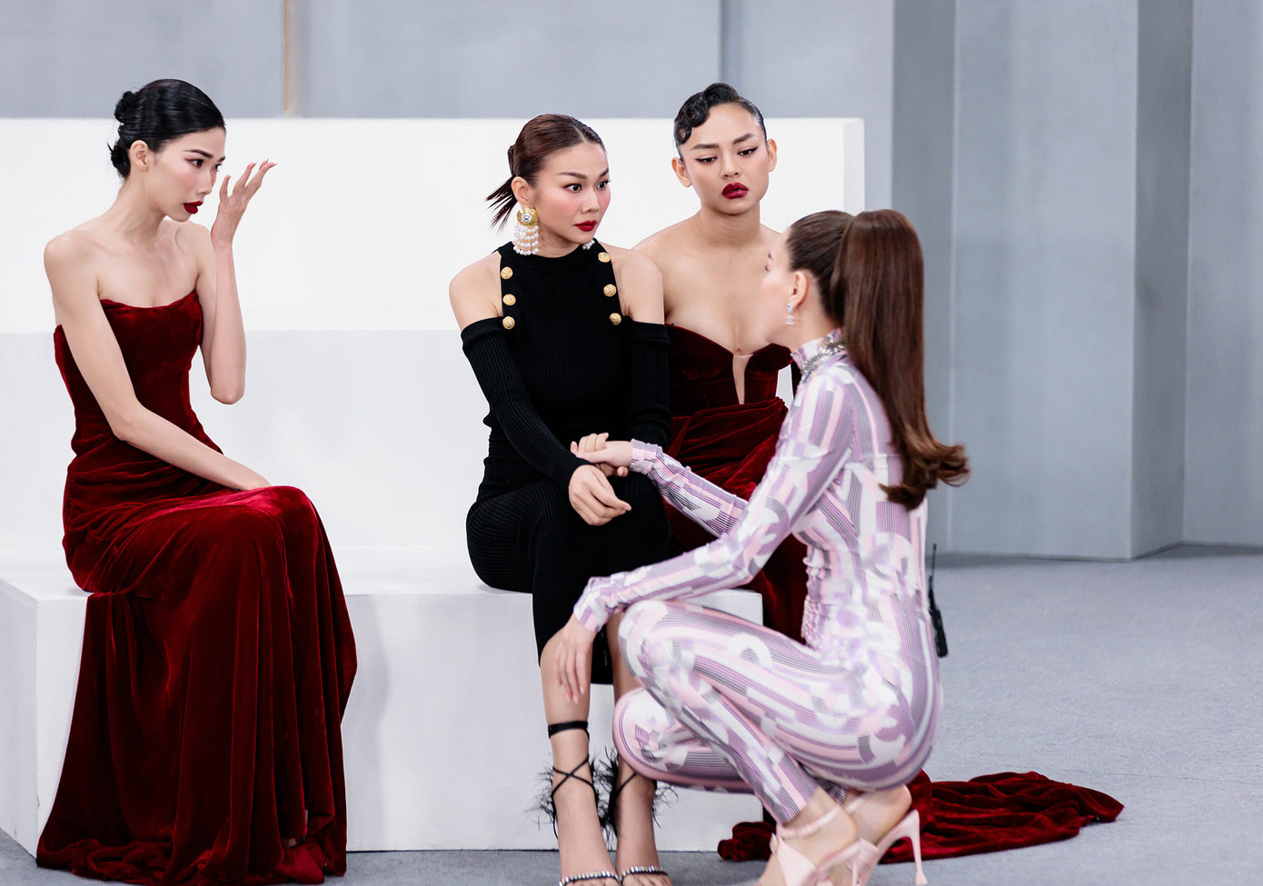 Thanh Hằng và Hồ Ngọc Hà né drama của Hương Giang - Dược sĩ Tiến.