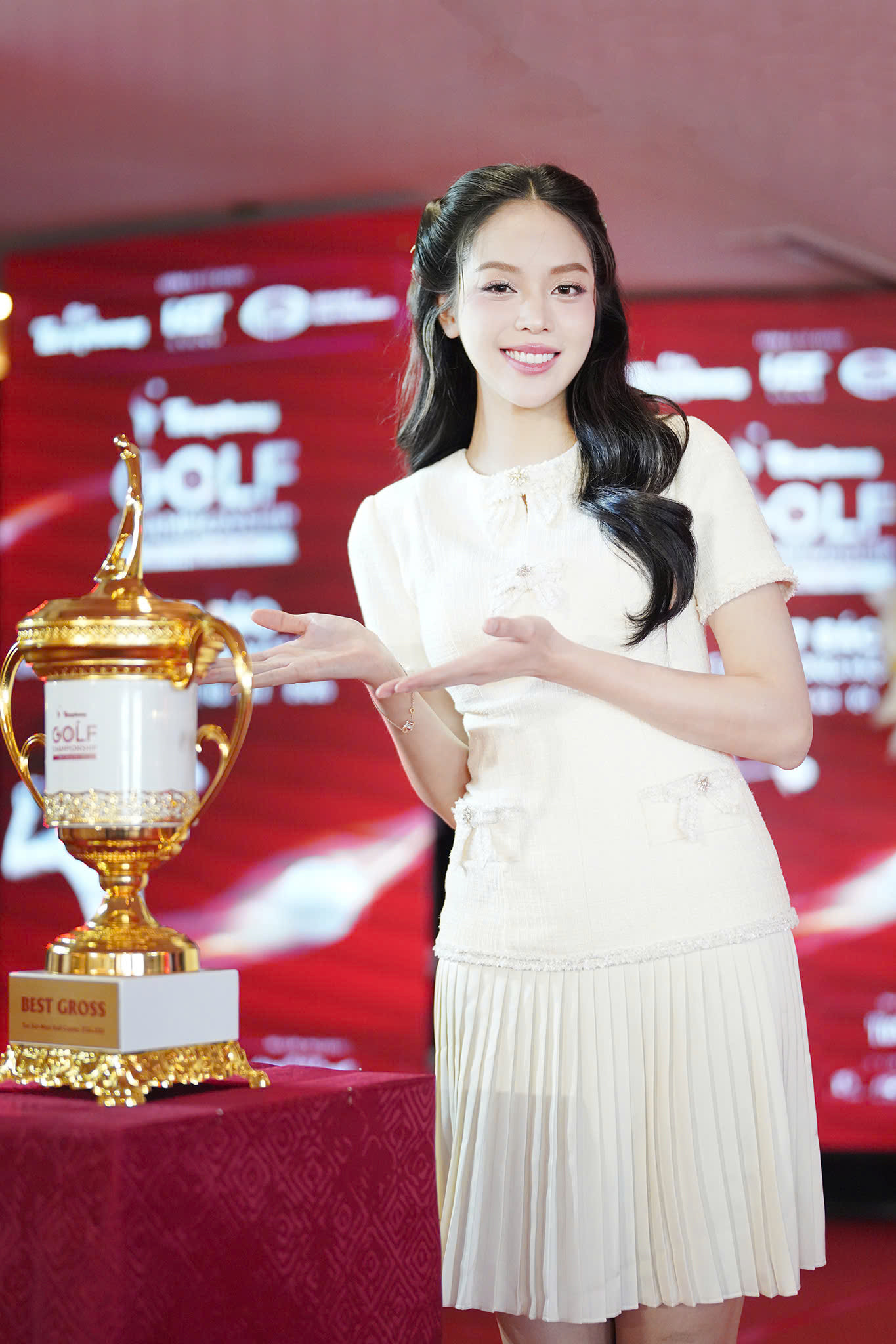 Hoa hậu Thanh Thủy nói cô gật đầu ngay lập tức khi được ngỏ lời mời làm đại sứ của giải golf do báo Tiền Phong tổ chức. &quot;Không chỉ lan tỏa tinh thần yêu thể thao, giải đấu có ý nghĩa đặc biệt khi trích quỹ để giúp đỡ những cựu chiến binh, các chiến sĩ Biệt động Sài Gòn. Tôi cũng chuẩn bị tập luyện để hưởng ứng, đồng hành cùng các golf thủ&quot;, Hoa hậu Thanh Thủy nói.