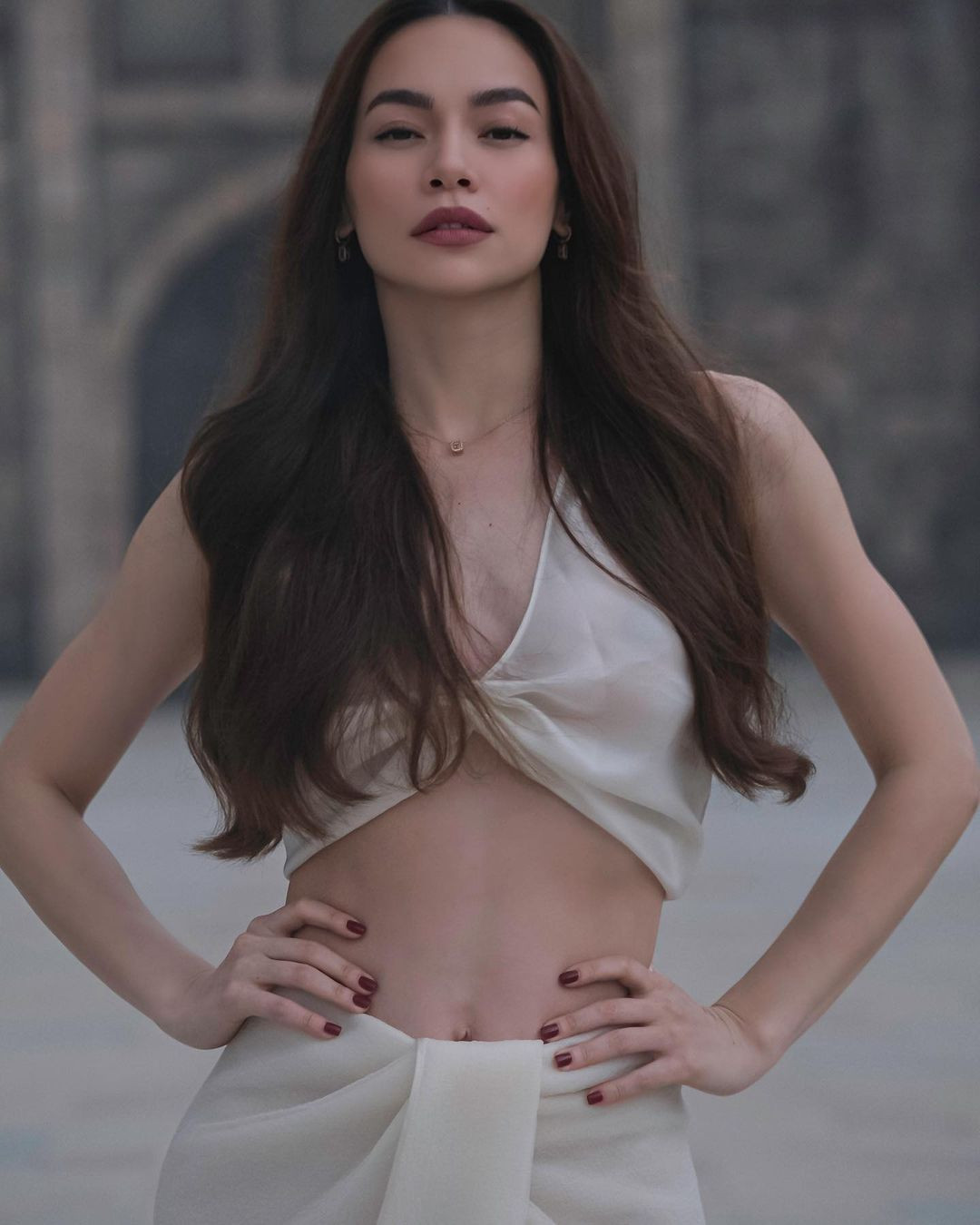 Vóc dáng của bà mẹ ba con Hồ Ngọc Hà được nhiều người khen ngợi khi diện trang phục áo ngắn.