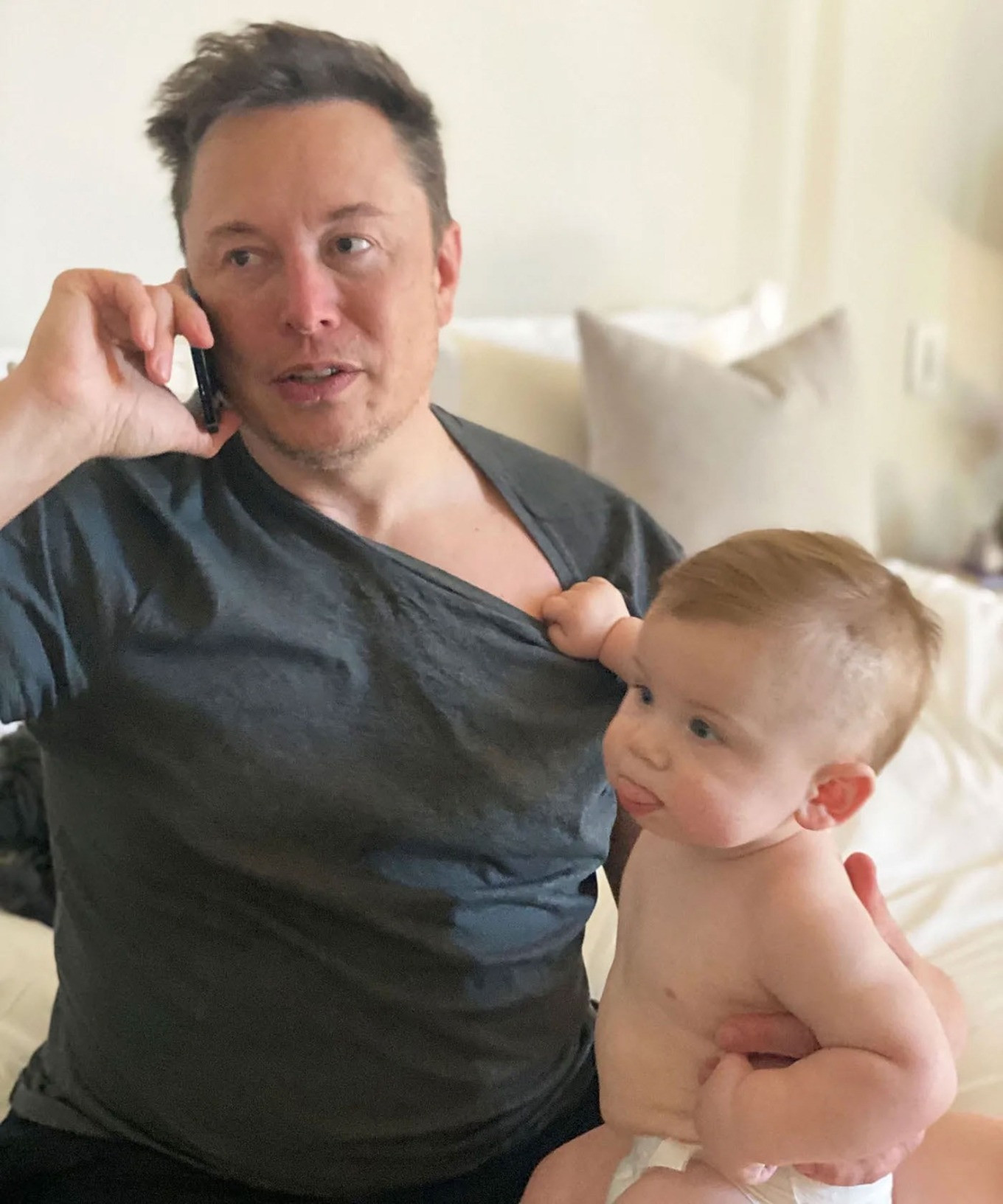 Elon Musk và bạn gái cũ Grimes.