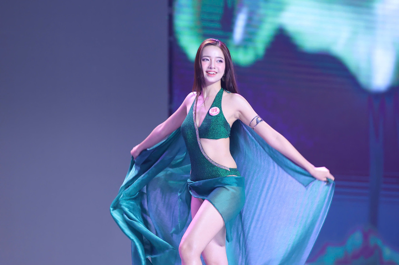 Hoa hậu Thanh Thủy chia sẻ cô bất ngờ trước sự tiến bộ vượt bậc của 41 thí sinh Hoa hậu Việt Nam cả về ngoại hình lẫn phong thái và khả năng giao tiếp. Đây là những điểm quan trọng để giám khảo chọn ra người chiến thắng kế nhiệm Thanh Thủy.