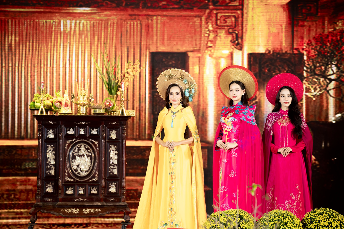 Ngày 18/1, chương trình Lễ hội Tết Việt Giáp Thìn 2024 do Sở Du lịch TPHCM kết hợp Hội văn hóa Ẩm thực Việt khai mạc tại công viên Lê Văn Tám. Chương trình nhằm bảo tồn, phát huy giá trị văn hóa truyền thống dân tộc trong dịp Tết Nguyên đán cổ truyền.