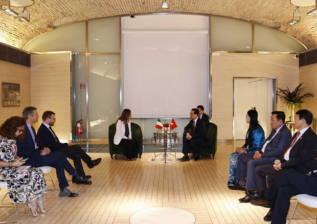 Chủ tịch nước Võ Văn Thưởng tiếp bà Chiara Gribaudo, Phó Chủ tịch Đảng Dân chủ Italy. (Ảnh: Thống Nhất/TTXVN),