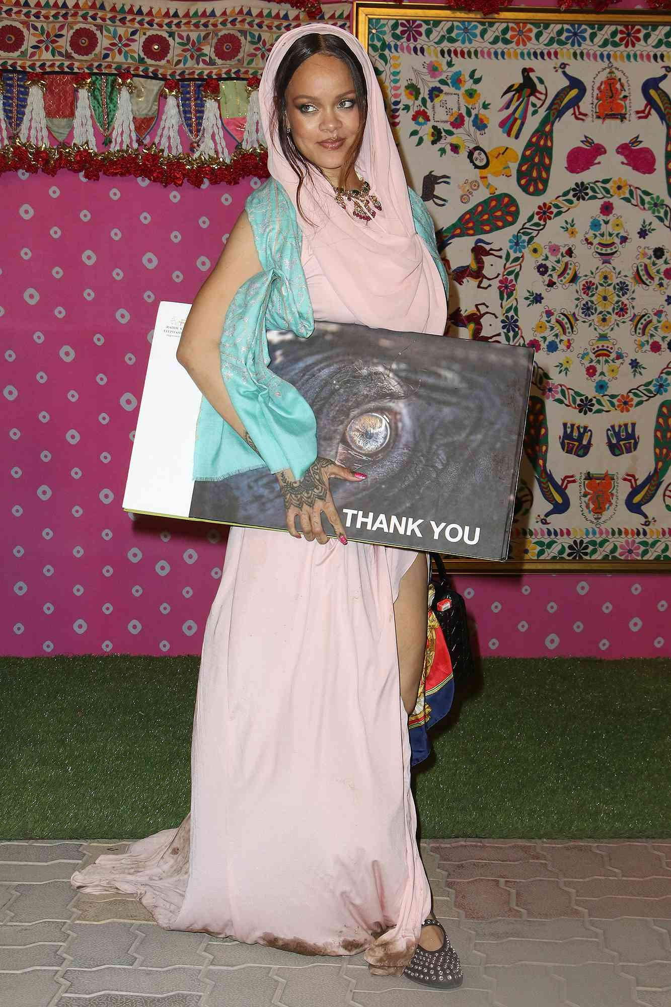 Rihanna và Justin Bieber diễn tại sự kiện cưới của Anant Ambani, con trai tỷ phú người Ấn Độ giàu nhất châu Á Rihanna và Justin Bieber diễn tại sự kiện cưới của Anant Ambani, con trai tỷ phú người Ấn Độ giàu nhất châu Á