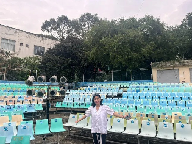 Sân khấu Lan Anh (ảnh trên) và Trống Đồng đóng cửa vì xuống cấp, ít nghệ sĩ chọn để biểu diễn. Sân khấu Lan Anh (ảnh trên) và Trống Đồng đóng cửa vì xuống cấp, ít nghệ sĩ chọn để biểu diễn.