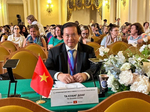 PGS.TS Tạ Quang Đông làm giám khảo tại Nga.