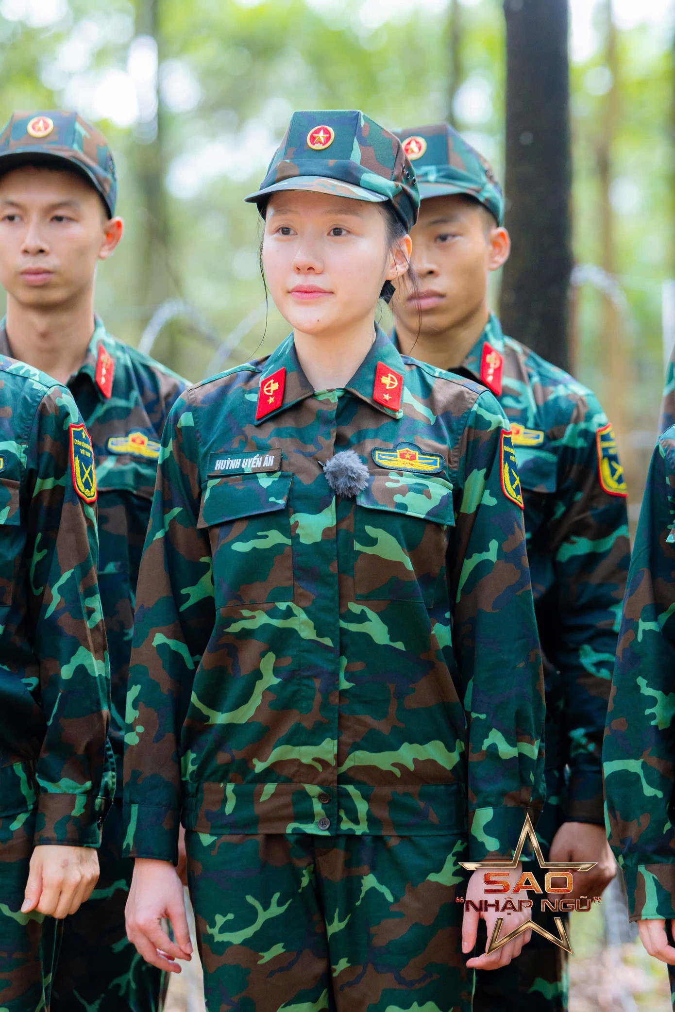 Uyển Ân trước đó nói cô bị quá sức, không đảm đương nổi vị trí Tiểu đội trưởng. Uyển Ân trước đó nói cô bị quá sức, không đảm đương nổi vị trí Tiểu đội trưởng.