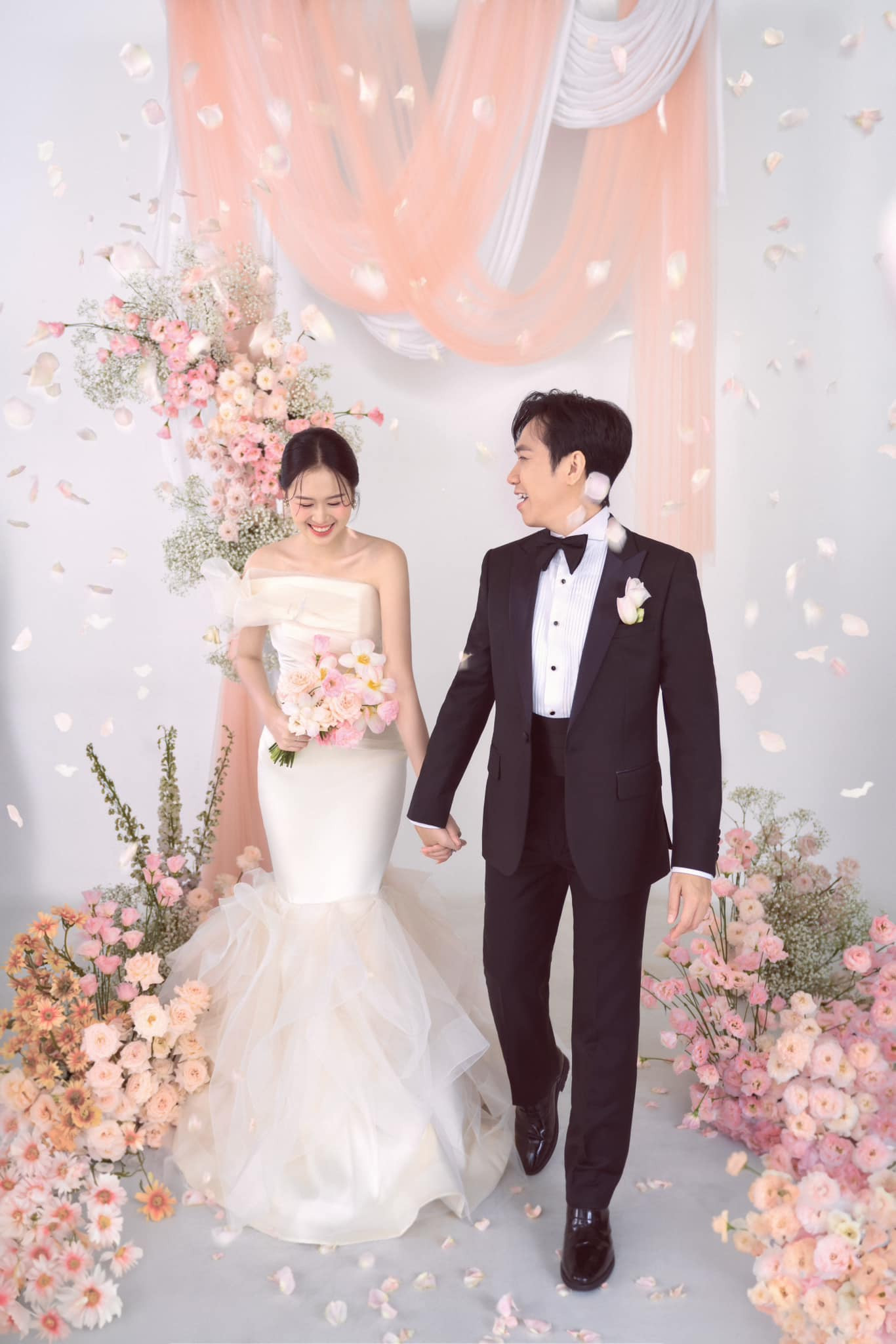 Lễ cưới của Anh Đức và Quỳnh Anh cấm trẻ em.