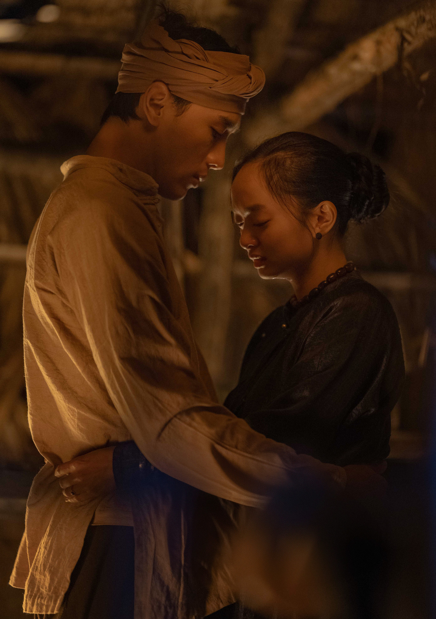 Thuận Nguyễn và Kaity Nguyễn đóng chính trong Người vợ cuối cùng.