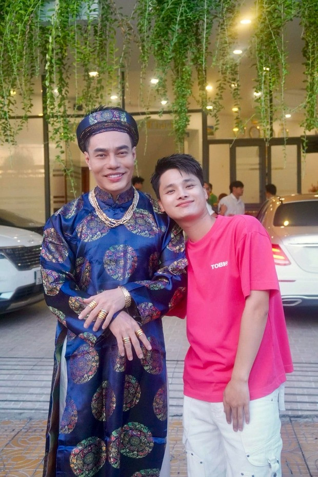 Lê Dương Bảo Lâm gần đây thường xuất hiện chung với Hải Vót. Lê Dương Bảo Lâm gần đây thường xuất hiện chung với Hải Vót.