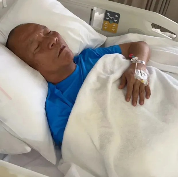 Mum Jokmok nhập viện sau khi dự Songkran. Mum Jokmok nhập viện sau khi dự Songkran.