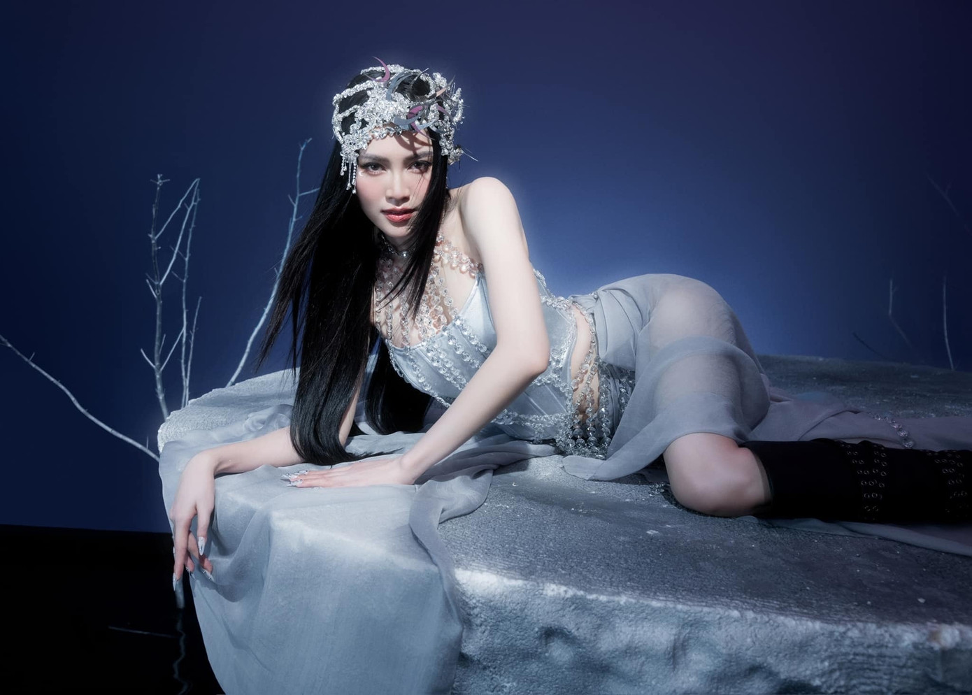 Ninh Dương Lan Ngọc tạm rời showbiz. Ninh Dương Lan Ngọc tạm rời showbiz.