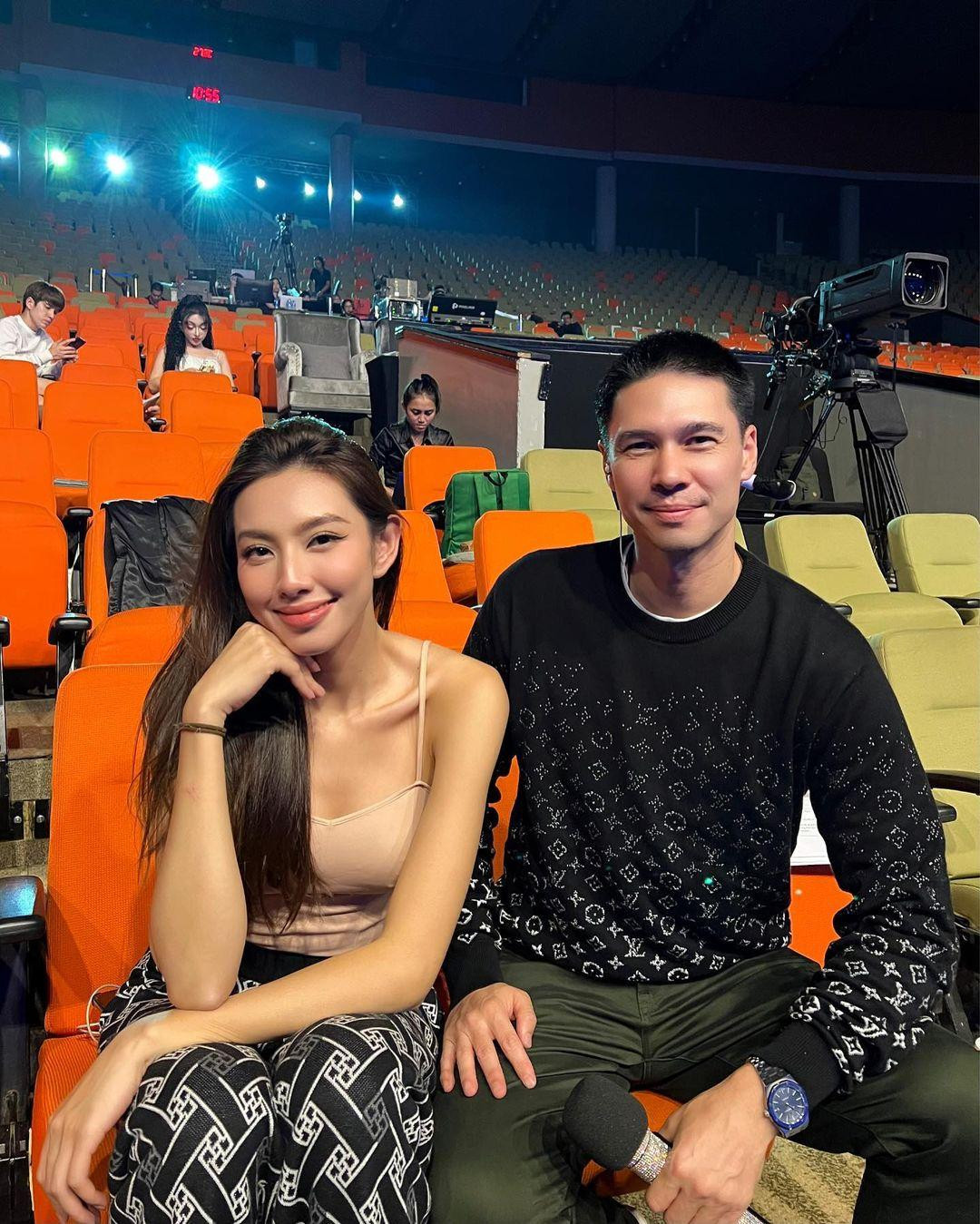 Thùy Tiên đang ở Indonesia chuẩn bị cho đêm chung kết Hoa hậu Hòa bình Quốc tế 2022. Thùy Tiên đang ở Indonesia chuẩn bị cho đêm chung kết Hoa hậu Hòa bình Quốc tế 2022.