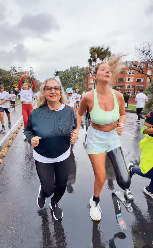 Daniela Álvarez truyền cảm hứng khi chạy bằng chân giả. Daniela Álvarez truyền cảm hứng khi chạy bằng chân giả.