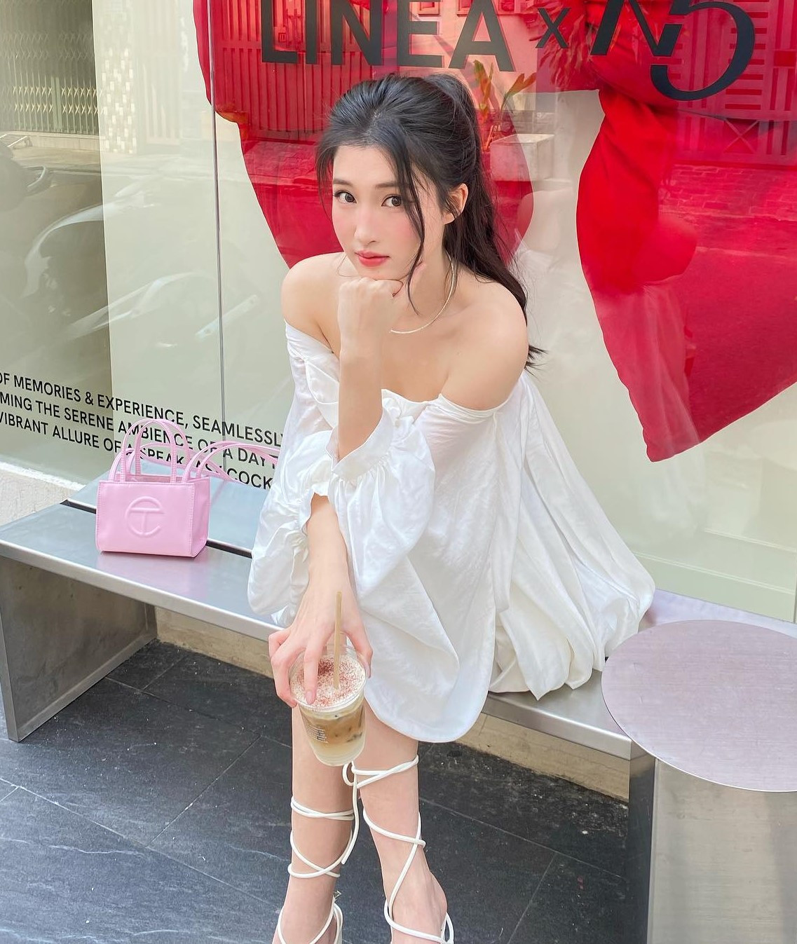 Giữa tháng 1, thông tin Phương Nhi lấy chồng thiếu gia gây bão mạng xã hội. Hình ảnh á hậu xuất hiện dày trên các fanpage, hội nhóm. Trang cá nhân của Phương Nhi hạn chế bình luận, chuyển về chế độ khóa trang cá nhân. Cô không cập nhật thêm hình ảnh từ tháng 2/2024.