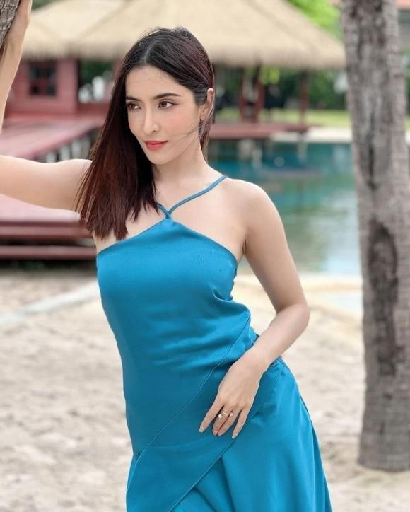 Pinky Savika trước khi bị bắt vì lừa đảo.