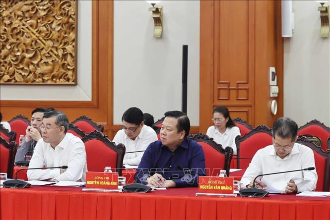 Thành viên Tiểu ban Kinh tế - Xã hội Đại hội XIV của Đảng tham dự buổi làm việc. Ảnh: Thống Nhất/TTXVN. Thành viên Tiểu ban Kinh tế - Xã hội Đại hội XIV của Đảng tham dự buổi làm việc. Ảnh: Thống Nhất/TTXVN.