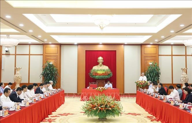 Buổi làm việc của Tổng Bí thư Tô Lâm với Tiểu ban Kinh tế - Xã hội Đại hội XIV của Đảng. Ảnh: Thống Nhất/TTXVN. Buổi làm việc của Tổng Bí thư Tô Lâm với Tiểu ban Kinh tế - Xã hội Đại hội XIV của Đảng. Ảnh: Thống Nhất/TTXVN.