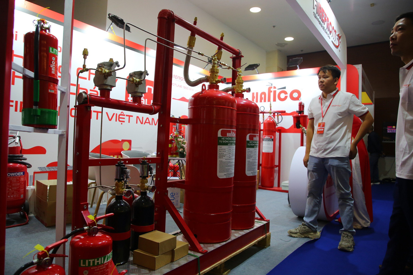 Với phương châm “Tiên phong để dẫn đầu”, để bắt kịp với xu thế 4.0, đội ngũ chuyên gia, kĩ sư của công ty đã nghiên cứu và cho ra mắt nhiều dòng sản phẩm mới. Đặc biệt là hệ thống chữa cháy tự động bằng khí CO2 và hệ thống phát hiện đám cháy sớm kết hợp chữa cháy tự động, sử dụng công nghệ tiên tiến phù hợp với sự phát triển như hiện nay. Với phương châm “Tiên phong để dẫn đầu”, để bắt kịp với xu thế 4.0, đội ngũ chuyên gia, kĩ sư của công ty đã nghiên cứu và cho ra mắt nhiều dòng sản phẩm mới. Đặc biệt là hệ thống chữa cháy tự động bằng khí CO2 và hệ thống phát hiện đám cháy sớm kết hợp chữa cháy tự động, sử dụng công nghệ tiên tiến phù hợp với sự phát triển như hiện nay.