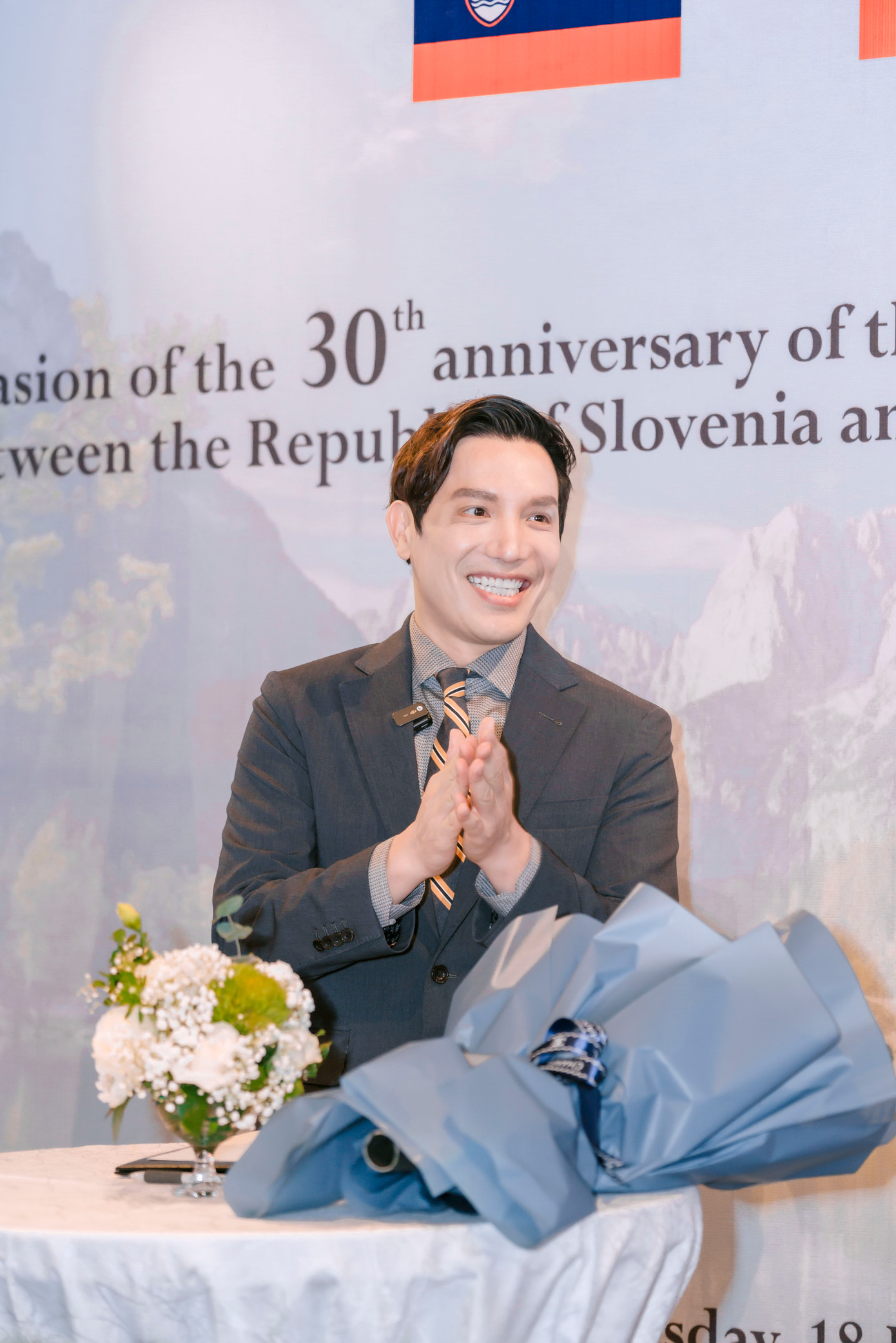 Ông Bùi Quang Minh tại buổi nhận công hàm, trở thành Lãnh sự Danh dự của nước Cộng hòa Slovenia tại Việt Nam.