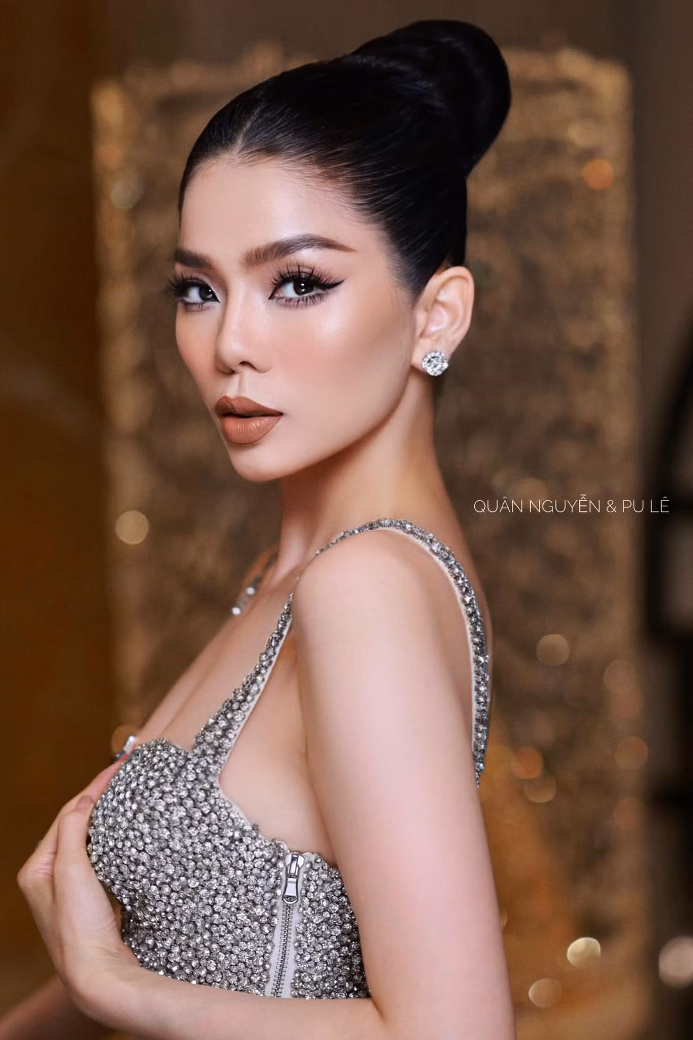 Bức ảnh khiến Lệ Quyên bị chuyên gia trang điểm người Mỹ nói xấu tính.