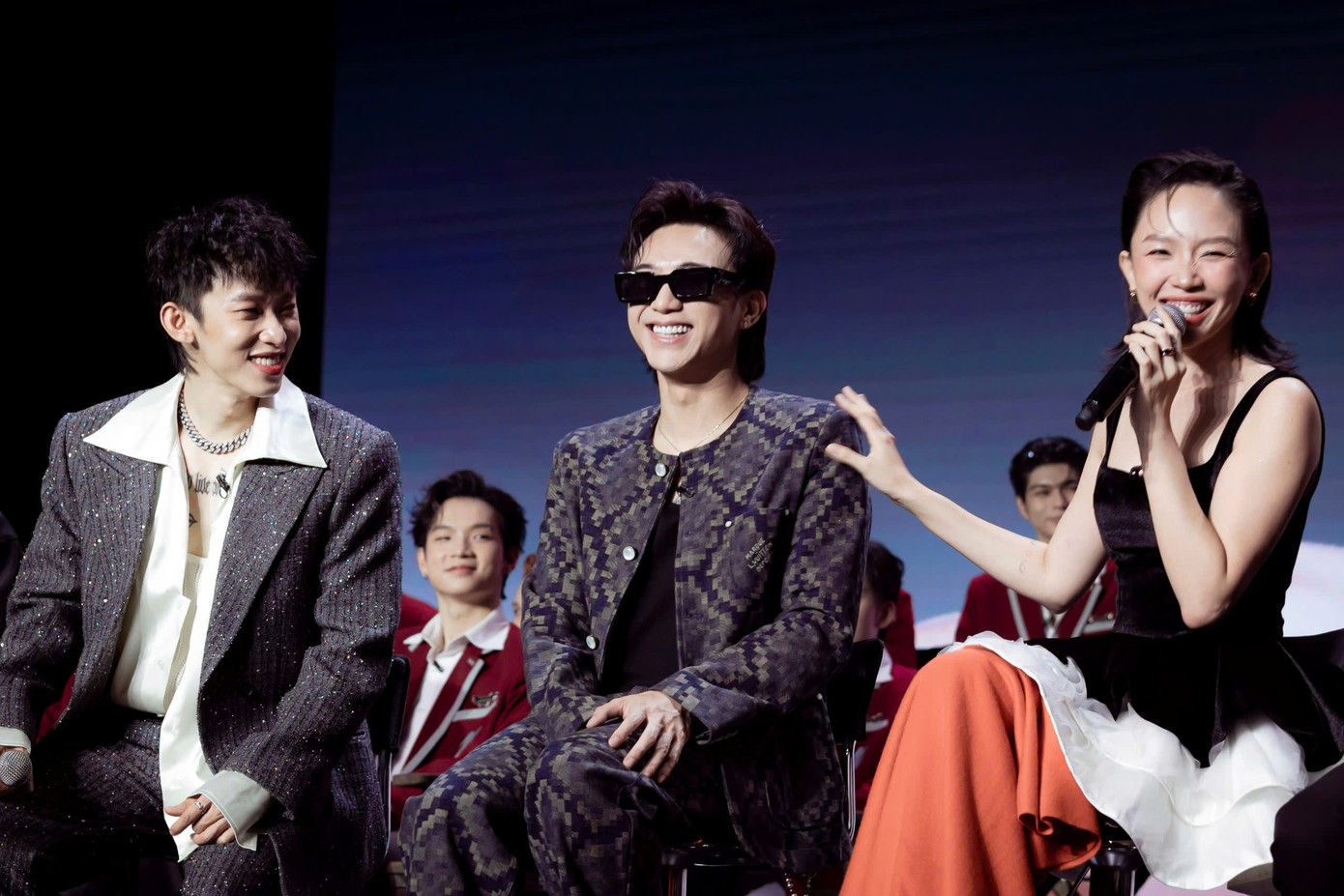 Kay Trần, Soobin và Tóc Tiên đóng vai trò bộ ba Nhà sản xuất toàn năng.