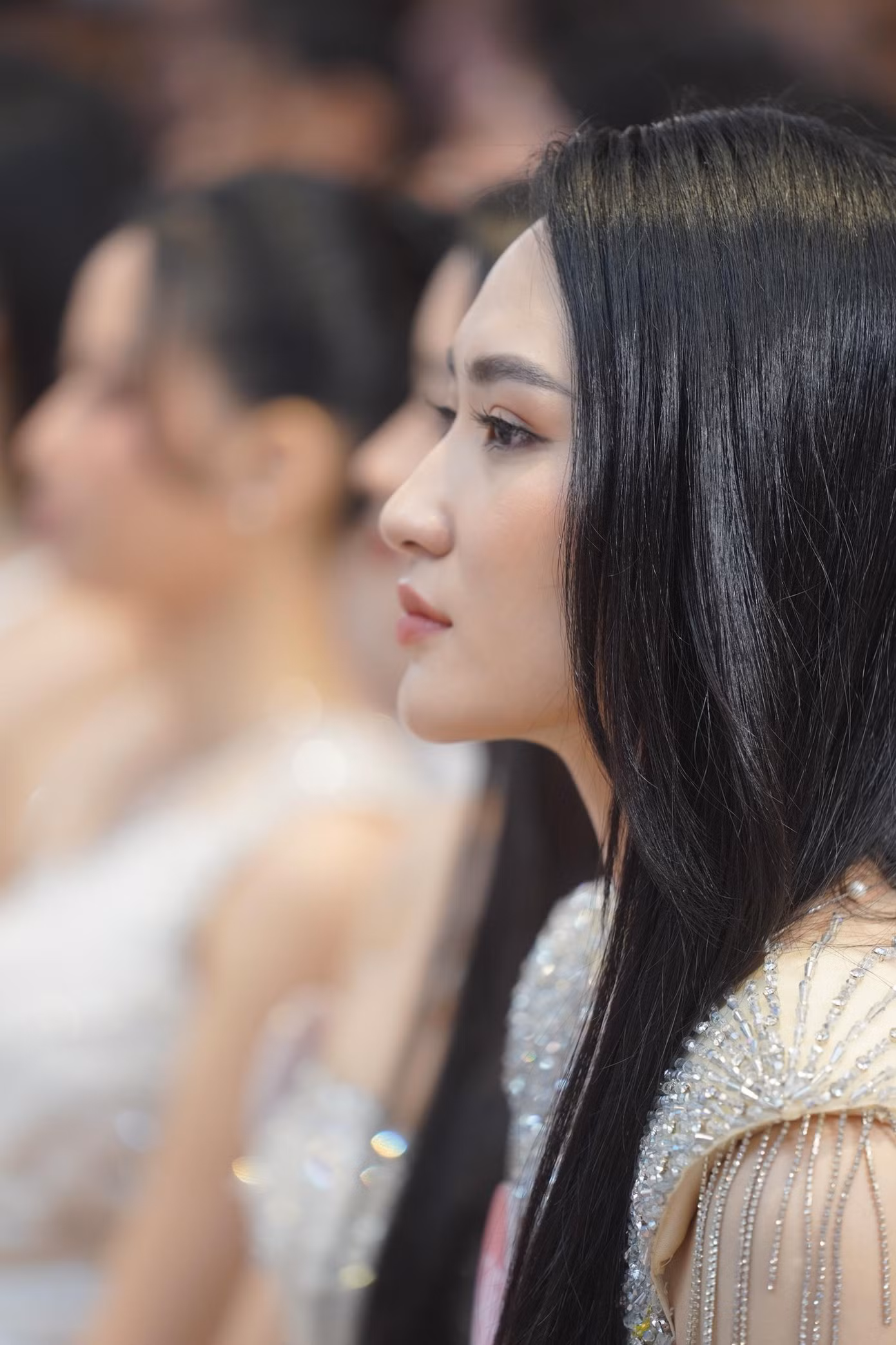 Góc nghiêng của Vũ Lê Nhật Quỳnh (SBD 245) và Thu Hà (SBD 106). Với chiều cao 1,76 m, hiện tại Nhật Quỳnh (trái) là một trong những thí sinh cao nhất cuộc thi Hoa hậu Việt Nam 2022.
