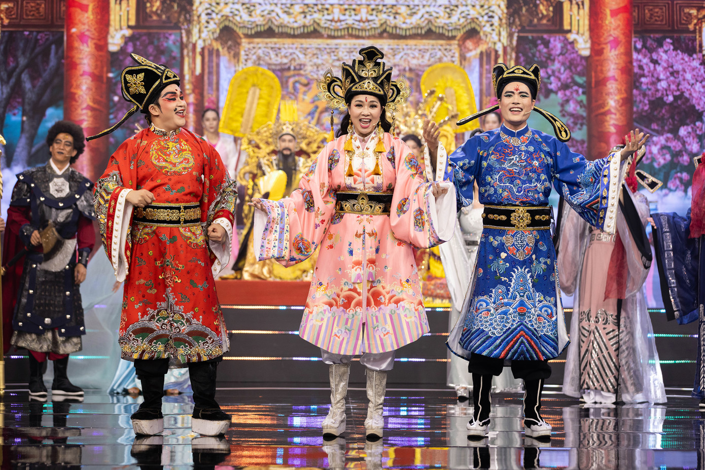 NSƯT Thoại Mỹ, Kim Tử Long hát vọng cổ.