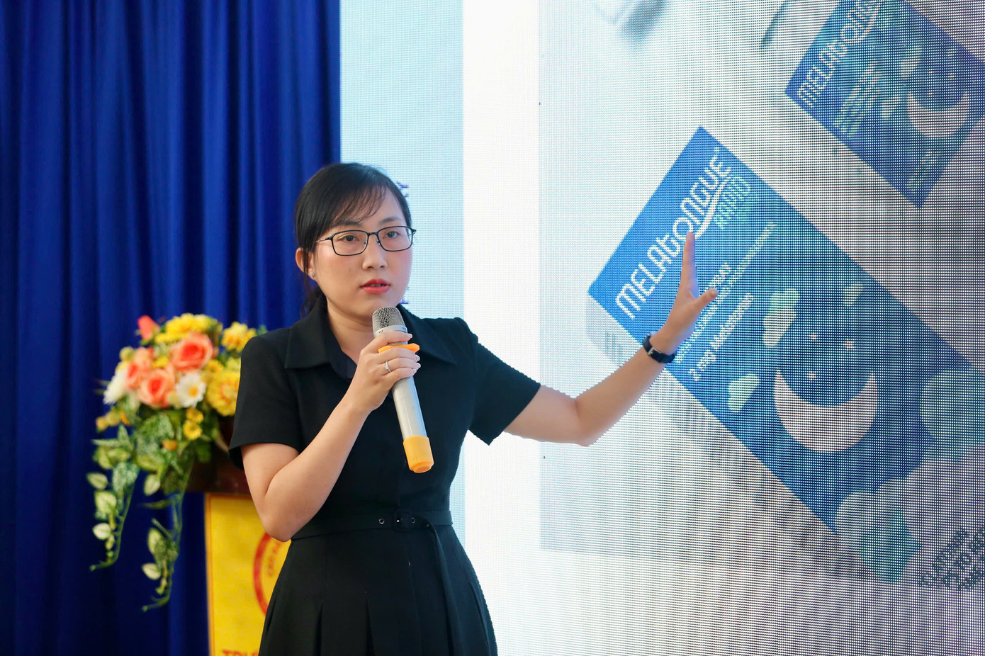 Dược sĩ Huỳnh Phan Phương Linh - đại diện Công ty Cổ phần Dược Đại Nam - giới thiệu cách đi vào giấc ngủ nhanh, an toàn. Dược sĩ Huỳnh Phan Phương Linh - đại diện Công ty Cổ phần Dược Đại Nam - giới thiệu cách đi vào giấc ngủ nhanh, an toàn.