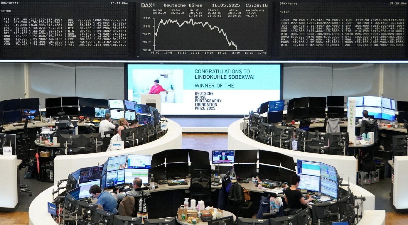 Phố Wall tăng điểm nhưng nhà đầu tư vẫn lo lắng. Phố Wall tăng điểm nhưng nhà đầu tư vẫn lo lắng.