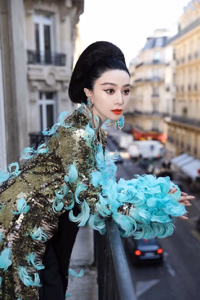 Phạm Băng Băng trong ảnh tự đăng và khi qua ống kính của Getty.