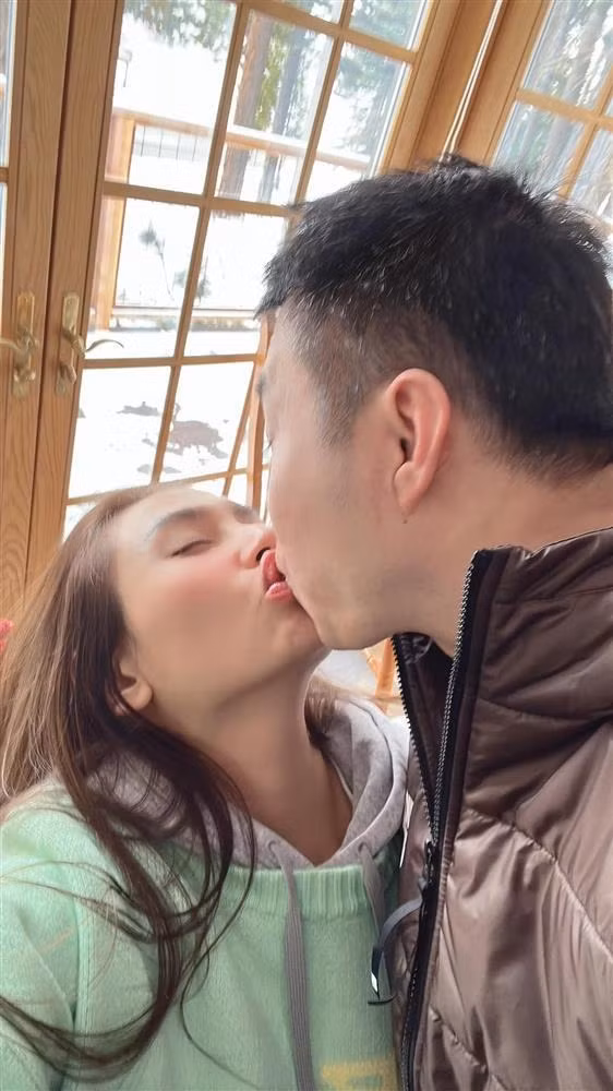 Võ Hoàng Yến thường đăng ảnh cùng chồng nhưng không để lộ mặt.