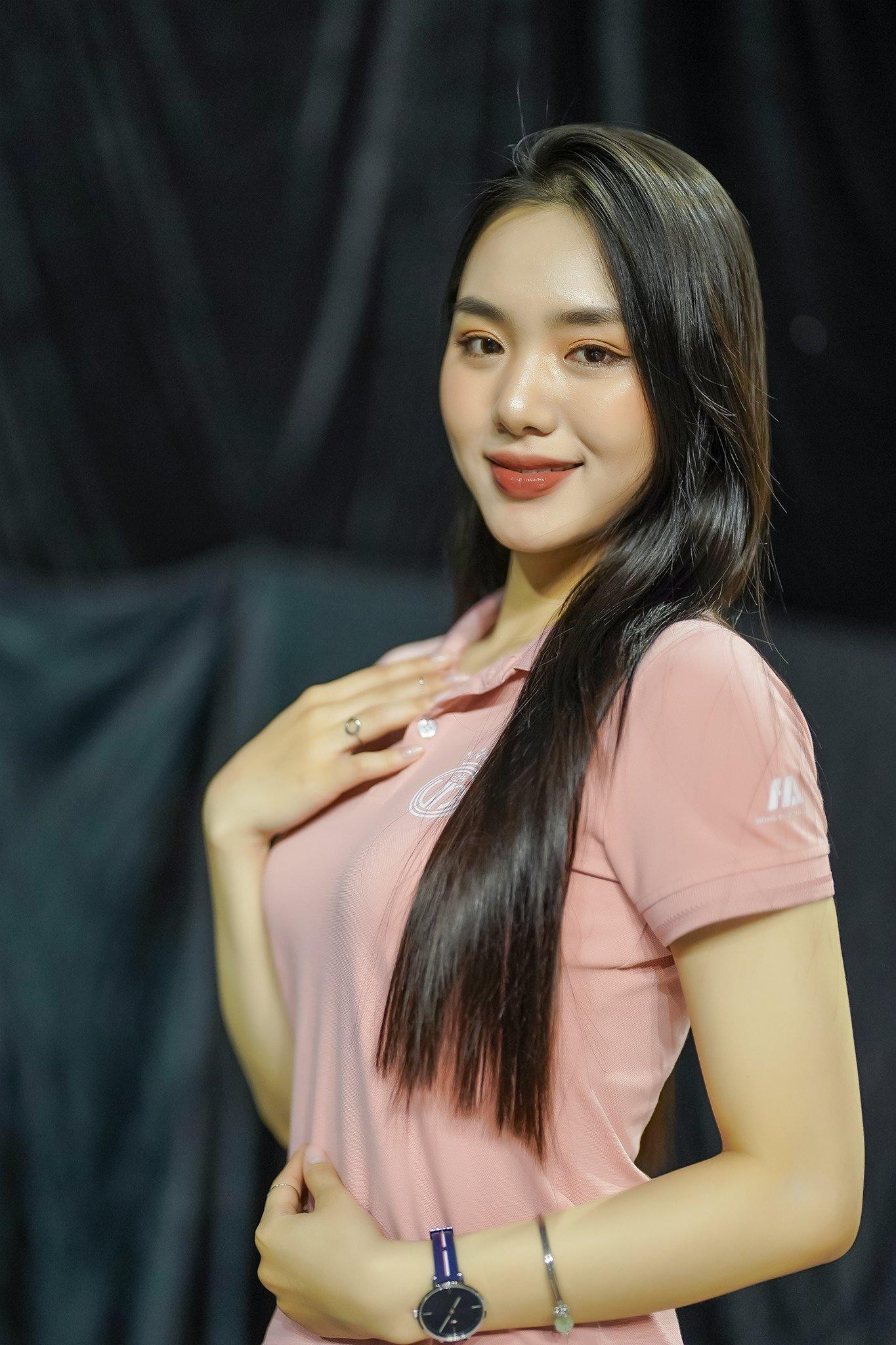 Đinh Khánh Hòa (SBD 088) thể hiện nụ cười e ấp trong một khung hình.