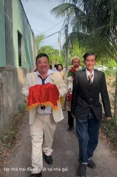 Phùng Ngọc cưới vợ lần hai hồi tháng 5.