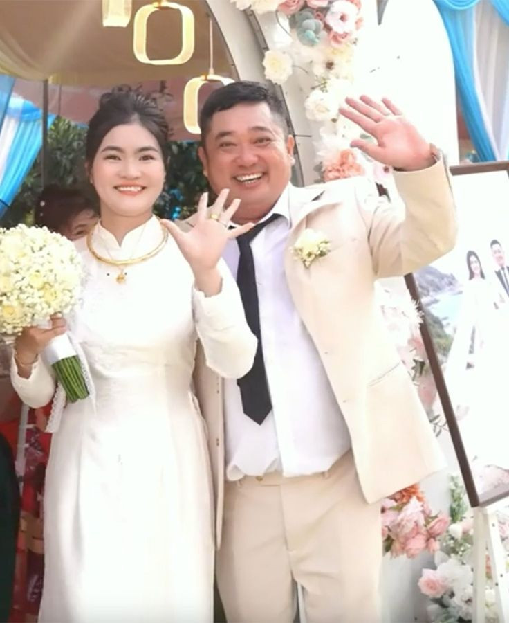 Phùng Ngọc cưới vợ lần hai hồi tháng 5.