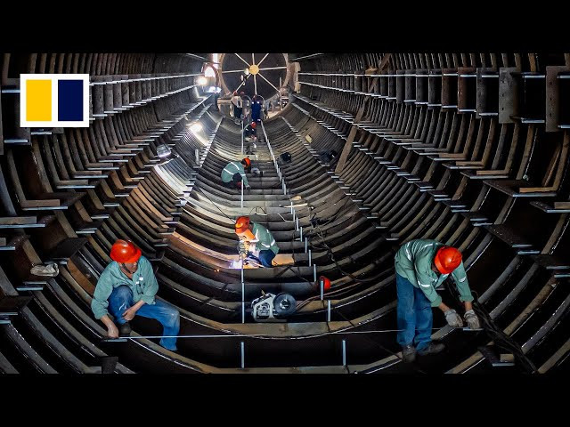 Trung Quốc nỗ lực tìm kiếm mỏ vàng. Trung Quốc nỗ lực tìm kiếm mỏ vàng.