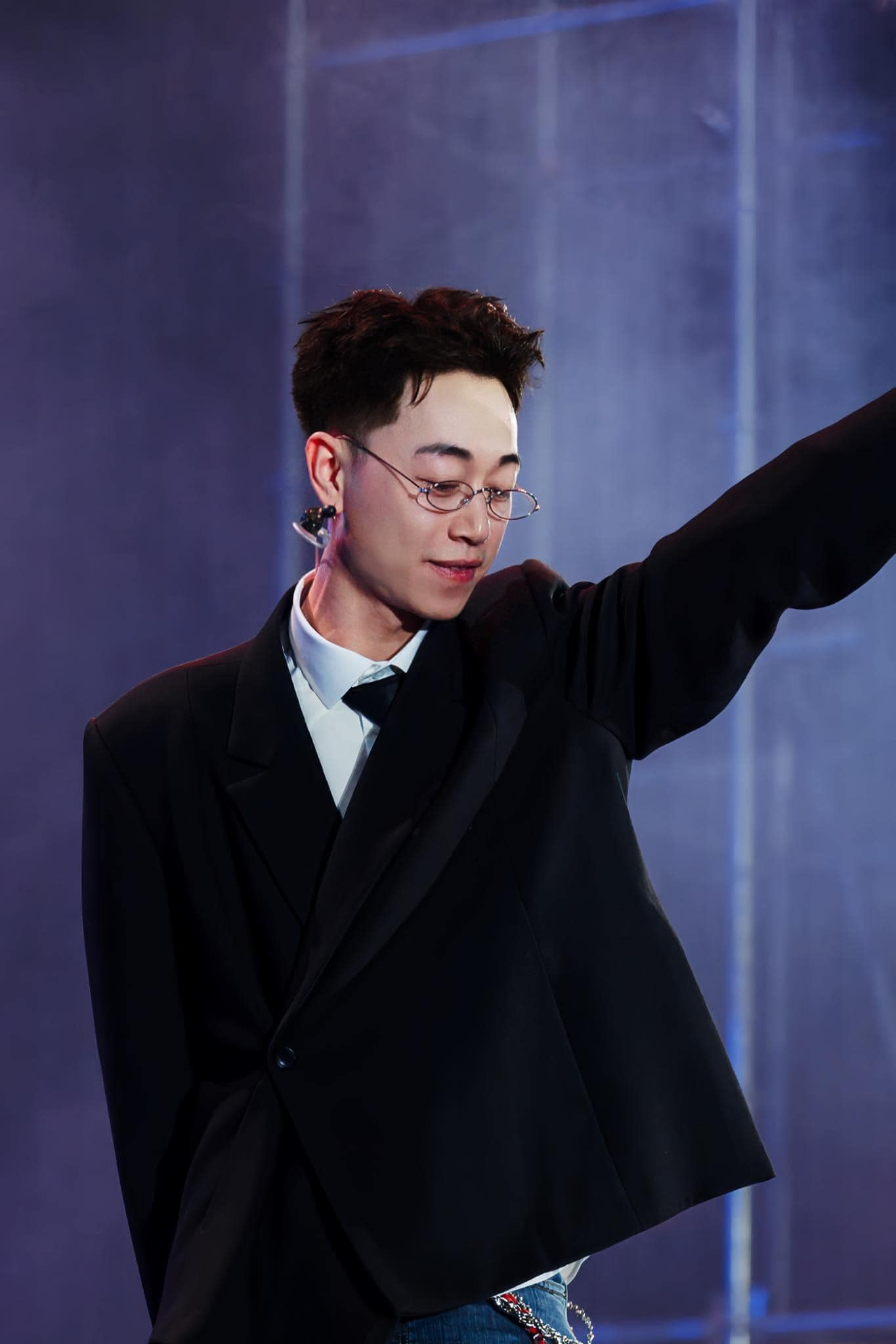 Rapper Double2T xin lỗi sau loạt bài tố liên quan đến thái độ. Rapper Double2T xin lỗi sau loạt bài tố liên quan đến thái độ.