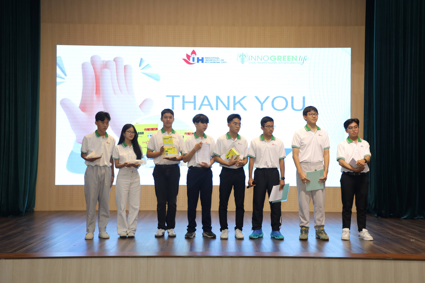 Đội giành giải Nhì.