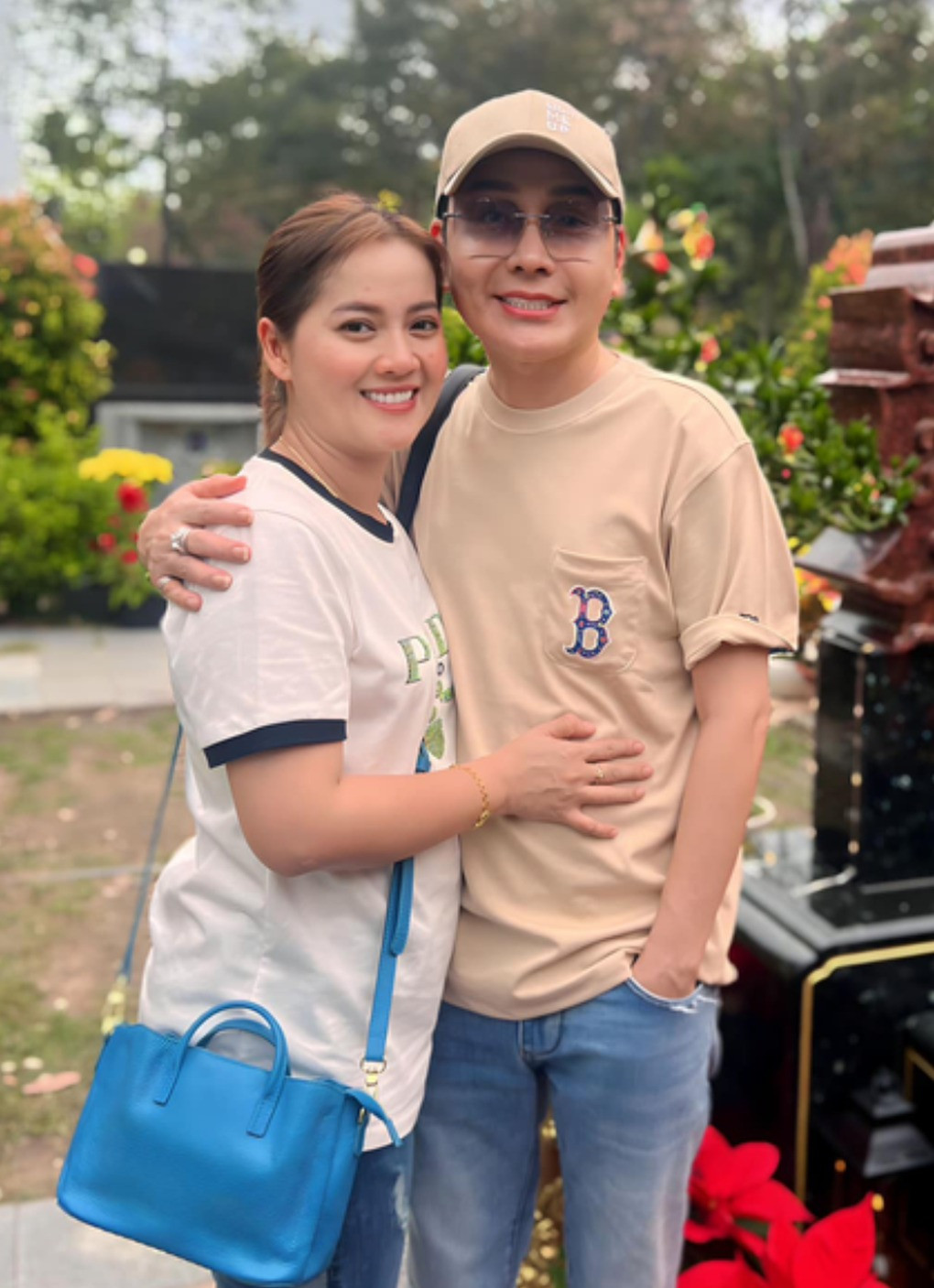 Vũ Luân đồng hành cùng Hồng Loan từ lúc nghệ sĩ Vũ Linh qua đời. Vũ Luân đồng hành cùng Hồng Loan từ lúc nghệ sĩ Vũ Linh qua đời.