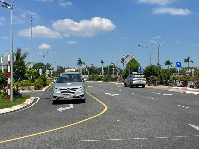 Học viên học thực hành lái ô tô tại 1 trung tâm sát hạch ở TPHCM. Học viên học thực hành lái ô tô tại 1 trung tâm sát hạch ở TPHCM.