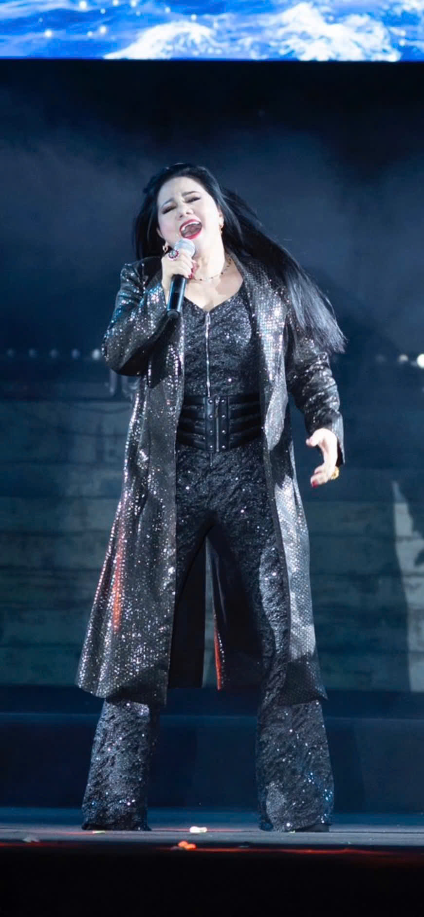 Ngọc Ánh là ca sĩ hàng đầu thập niên 1980-1990, xuất hiện ở nhiều sân khấu lớn nhỏ, nổi tiếng với ca khúc Anh ba Hưng. Cô gây bất ngờ khi tham gia show Chị đẹp ở tuổi 60. Về lý do tham gia chương trình thực tế, nữ ca sĩ nói: "Tôi là chị đẹp lớn tuổi nhất chương trình. Tôi đến với tâm thế thoải mái, không quan trọng thắng thua. Tôi cố giữ sự vui vẻ, hòa đồng để có kỷ niệm đẹp ở tuổi 60". Ngọc Ánh là ca sĩ hàng đầu thập niên 1980-1990, xuất hiện ở nhiều sân khấu lớn nhỏ, nổi tiếng với ca khúc Anh ba Hưng. Cô gây bất ngờ khi tham gia show Chị đẹp ở tuổi 60. Về lý do tham gia chương trình thực tế, nữ ca sĩ nói: "Tôi là chị đẹp lớn tuổi nhất chương trình. Tôi đến với tâm thế thoải mái, không quan trọng thắng thua. Tôi cố giữ sự vui vẻ, hòa đồng để có kỷ niệm đẹp ở tuổi 60".