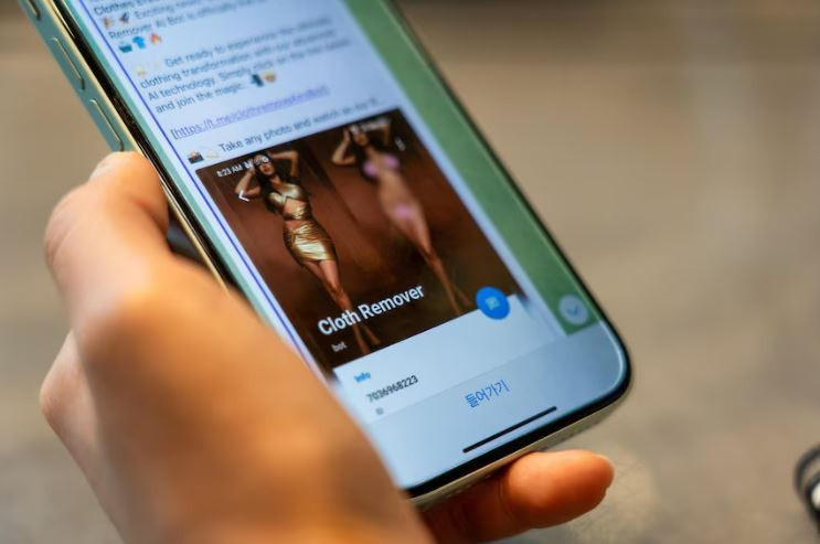 Vấn nạn deepfake hoành hành ở Hàn Quốc, nạn nhân là người nổi tiếng và nữ sinh. Vấn nạn deepfake hoành hành ở Hàn Quốc, nạn nhân là người nổi tiếng và nữ sinh.