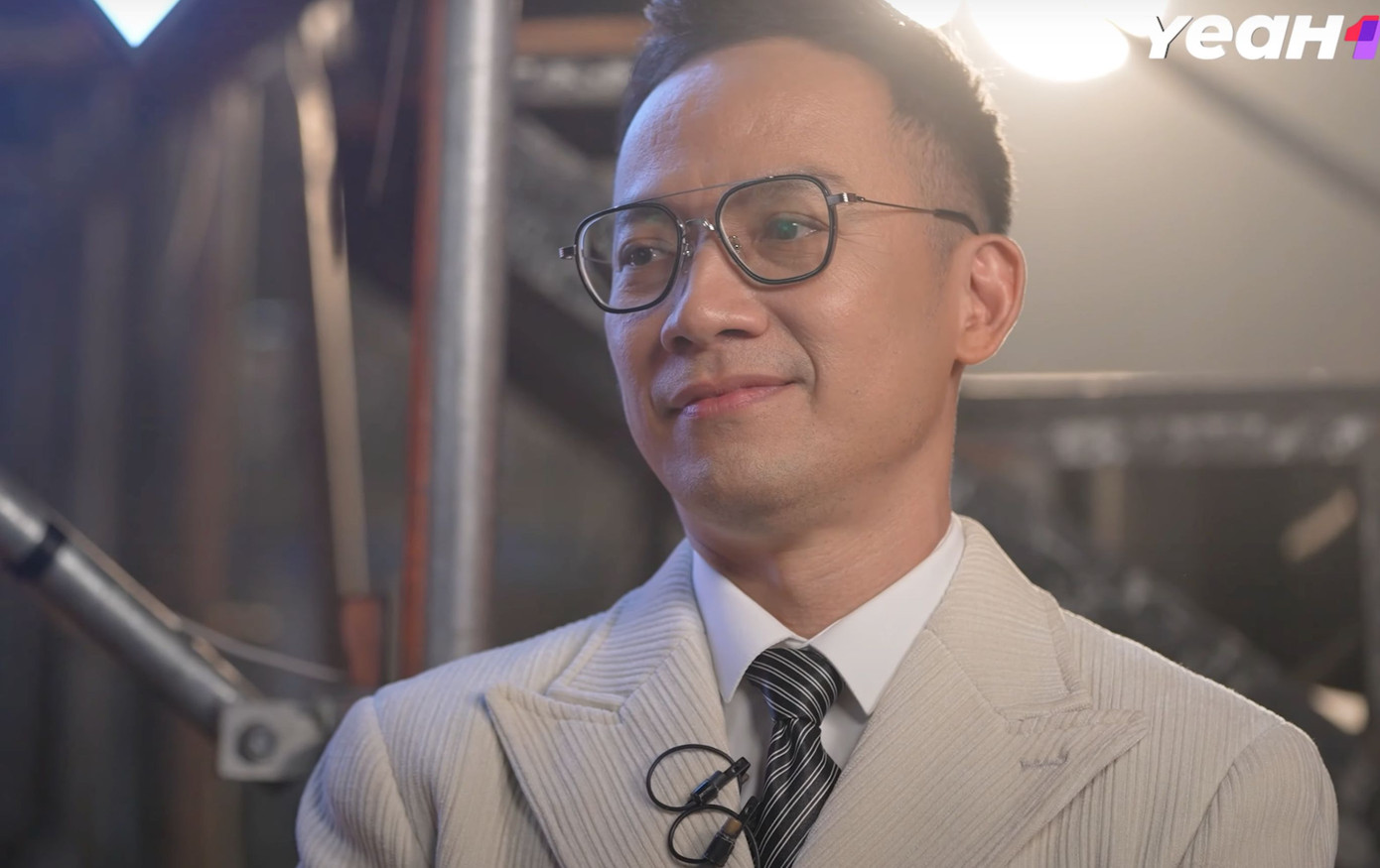 Đinh Tiến Đạt trở lại, thể hiện đẳng cấp anh cả của làng rap Việt. Đinh Tiến Đạt trở lại, thể hiện đẳng cấp anh cả của làng rap Việt.