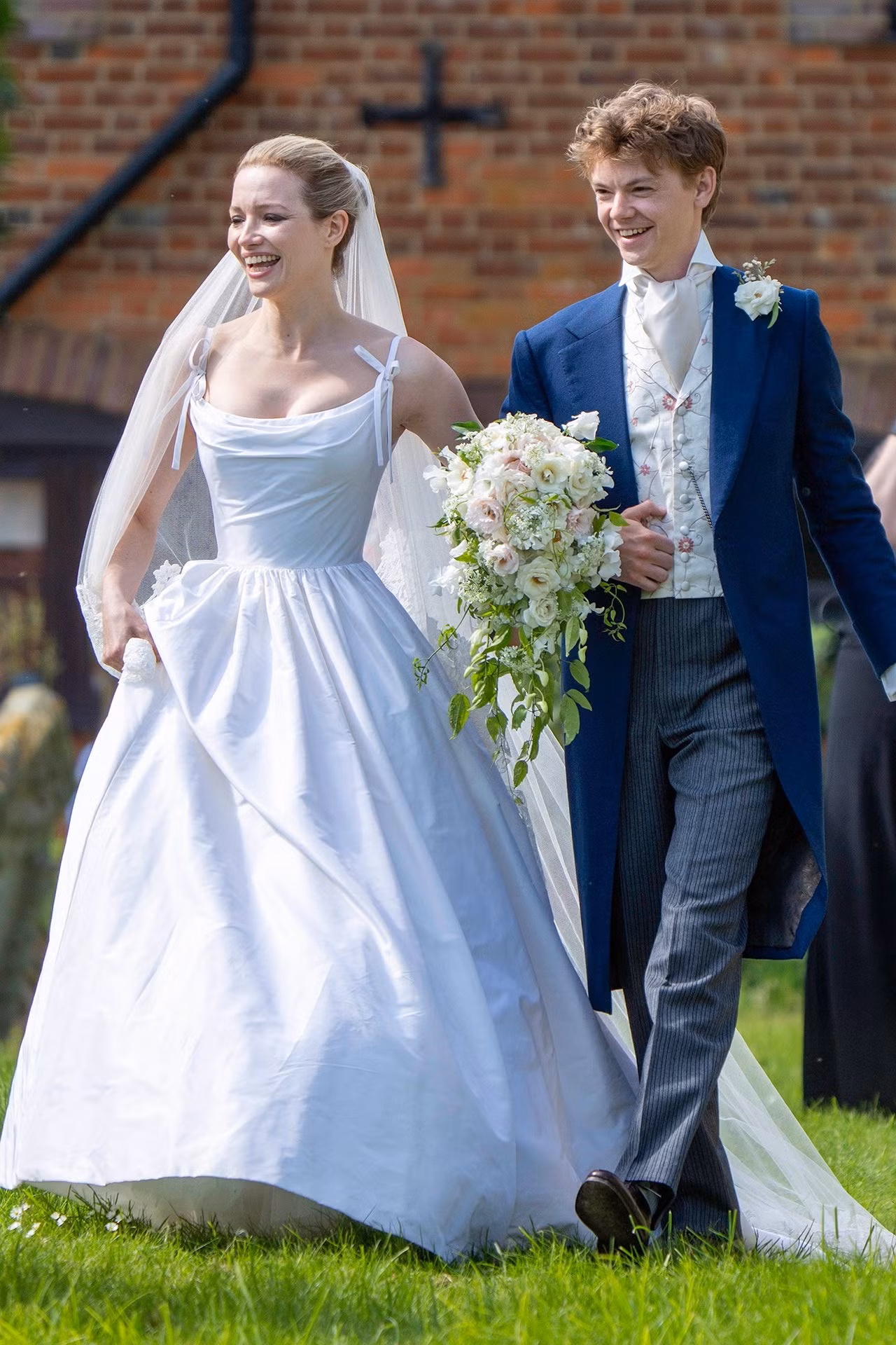 Thomas Brodie-Sangster và Talulah Riley tổ chức hôn lễ tại Anh. Thomas Brodie-Sangster và Talulah Riley tổ chức hôn lễ tại Anh.