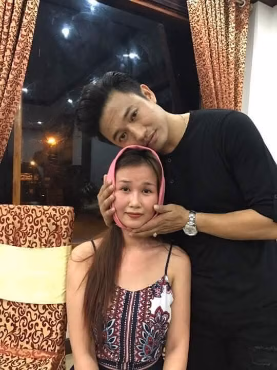 Nhiều nghệ sĩ sốc khi Quý Bình qua đời. Nhiều nghệ sĩ sốc khi Quý Bình qua đời.